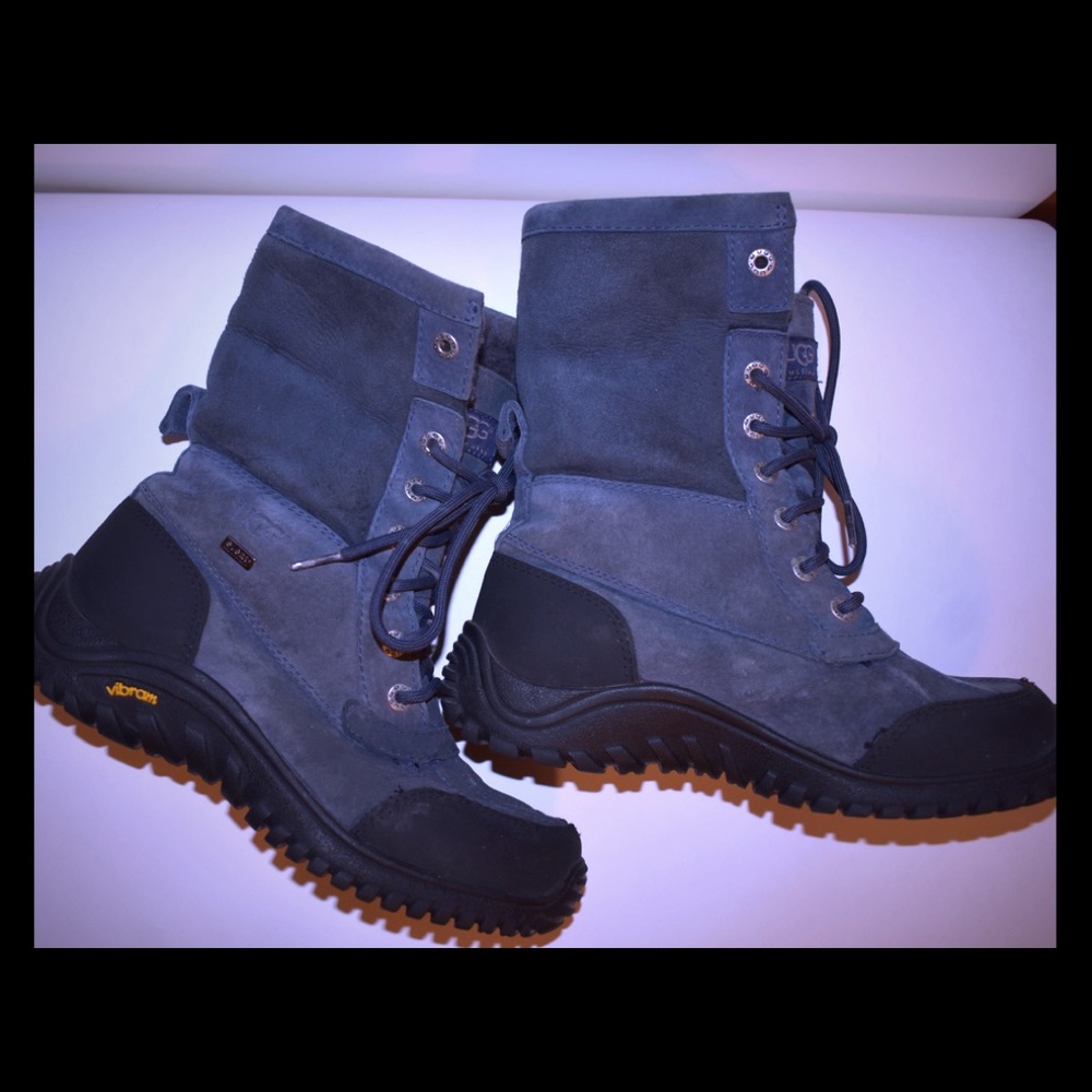 UGG Women’s Adirondack II Snow Boot Fleece Lined